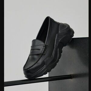 Akikaoki STUDIOUS Exclusive Regulated Gravity Loafer Sneaker (Black, size US 7)